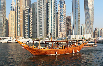 Rent yacht tradition in Dubai