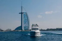 Rent Azimut 55 8ofUS  in Dubai - Image 3