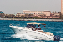 Rent Key Largo 30 boat in Dubai - Image 3