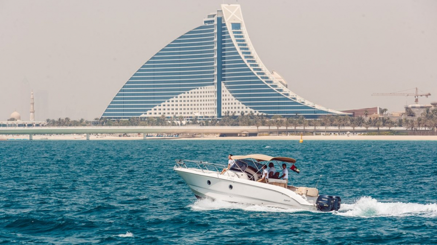 Rent Key Largo 30 (Dubai Marina, JBR and Atlantis tour)
