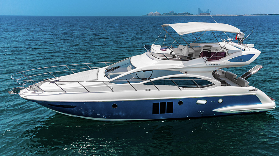 Rent Azimut 15m No Regrets