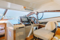 Rent Azimut 48 No Regrets yacht in Dubai - Image 3