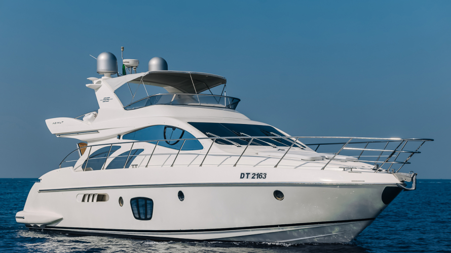 Rent Azimut 55 8ofUS