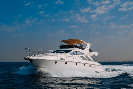 Rent Azimut 50 Candy yacht in Dubai