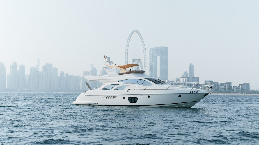 Rent Azimut 55 My Choice