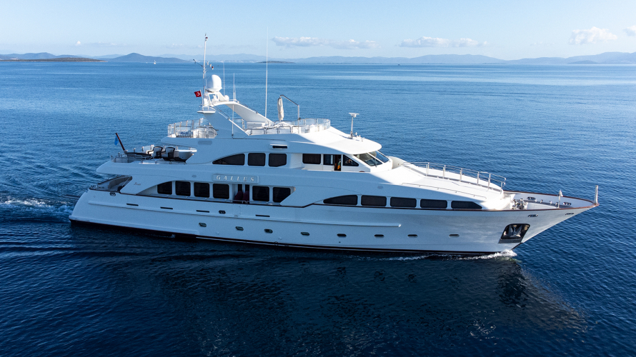 Rent Benetti 115ft Gallus